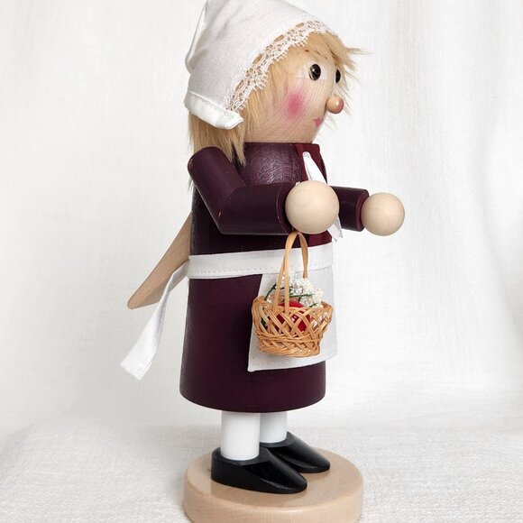 Steinbach Chubby Pilgrim Woman Lady, 11" Nutcracker Doll - Made in Germany - Picture 8 of 9